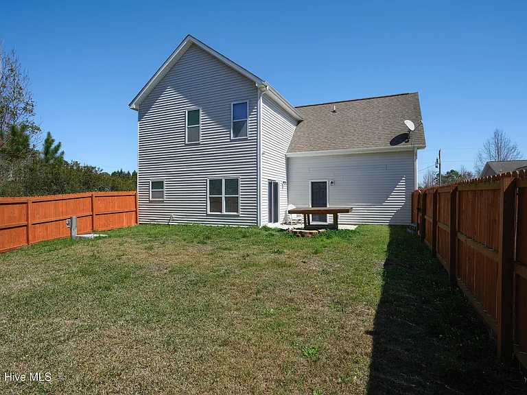 200 Marissa Ct — Photo 3