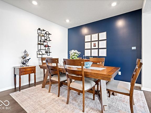 5th image of 271 Dyson Dr