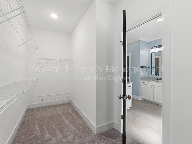 2217 Laurens St — Photo 15