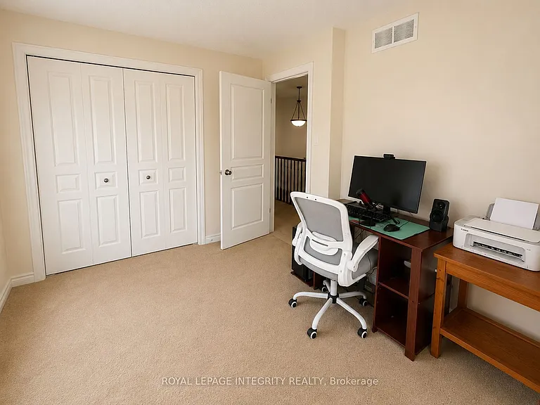 106 Hornchurch Ln — Photo 17