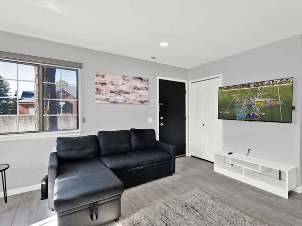 One11 Collection - Clinton Twp, 23225 Deanhurst St #202, Clinton Township, MI 48035