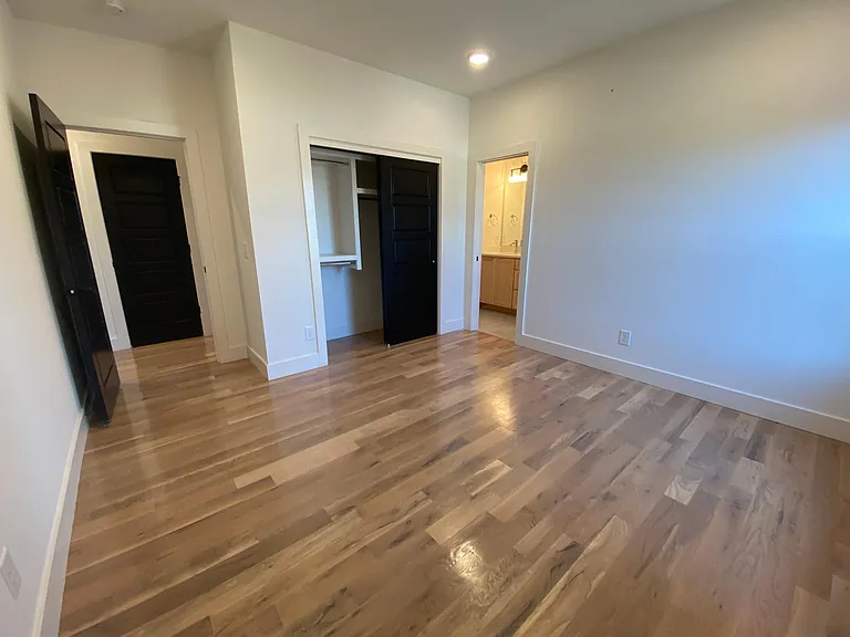 6460 Thunderbird Dr — Photo 18