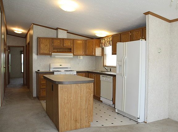 4th image of 452 Meadowlark Cir #A