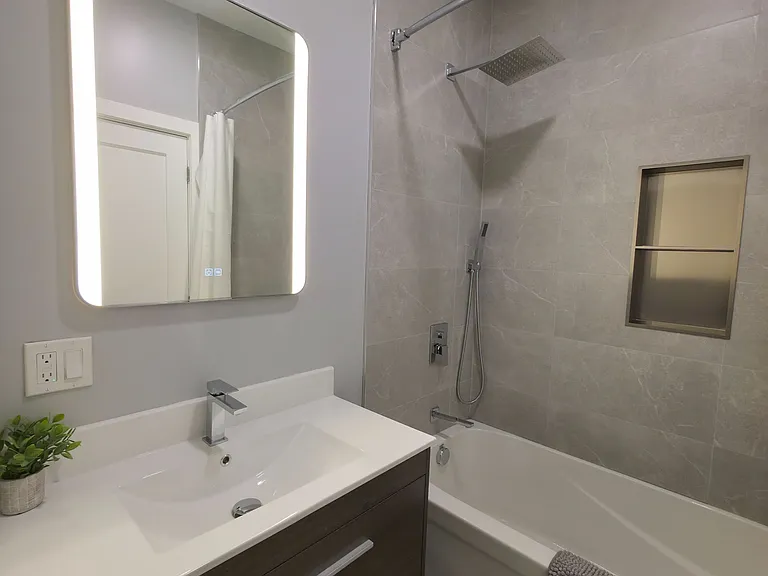 82 Albert St N #1 — Photo 3