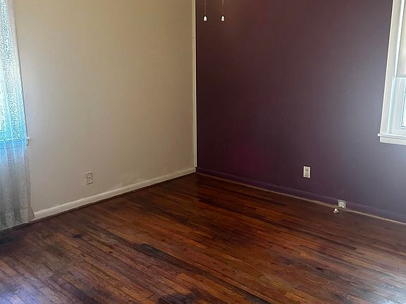 4th image of 1009 Cornelia Cir