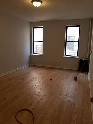 Rented by Max & Associates Realty Corp | media 18