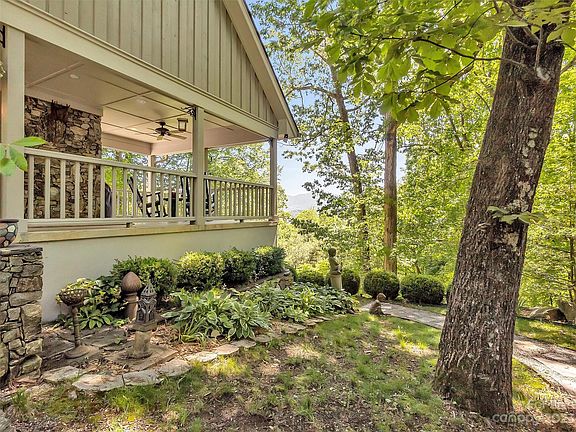 3rd image of 233 Mountain View Dr