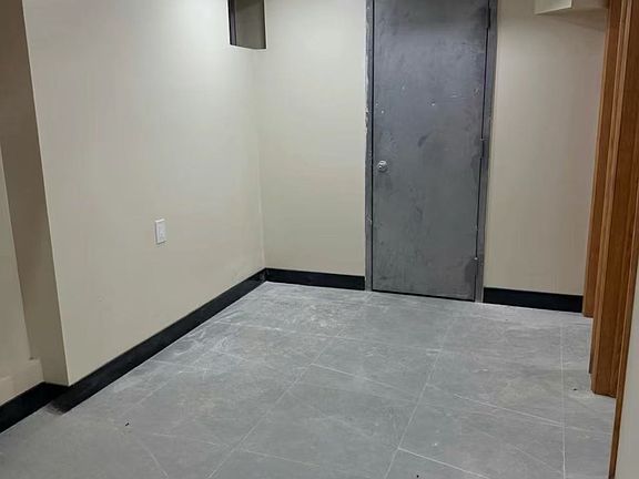 3rd image of 6823 53rd Ave Floor Basement
