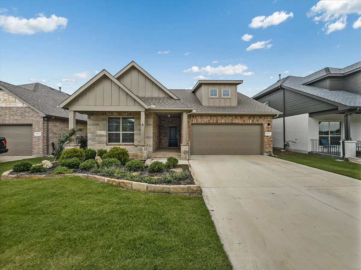 4 bed, 1805 sqft, $2,850 — Photo 1