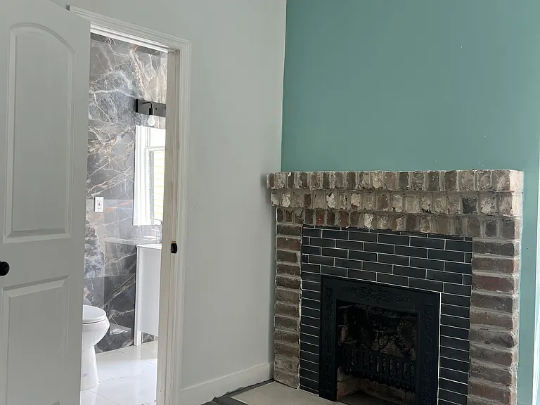 312 W 37th St #B — Photo 7