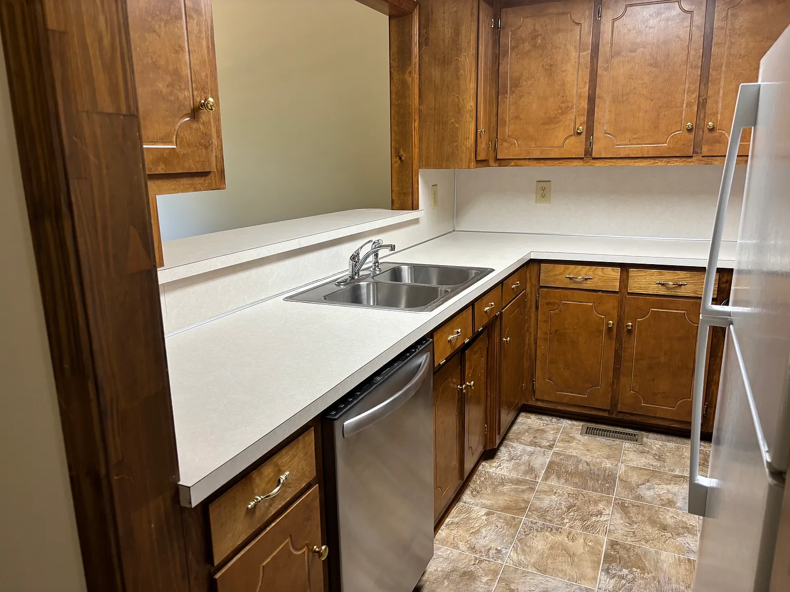 2 bed, $1,200 — Photo 3