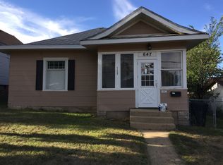 647 3rd St E, Dickinson, ND 58601