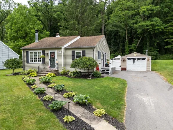5879 Bonnie Lynn Ter, Auburn, NY 13021