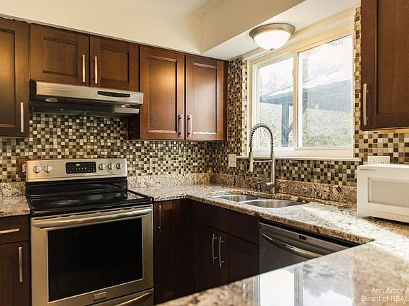 3rd image of 3150 Ailsa Craig Ct