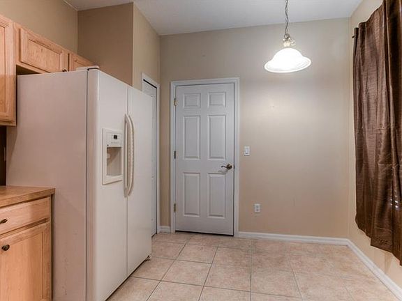 5th image of 2126 Park Crescent Dr