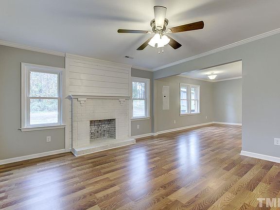 5th image of 32 Shady Pine Ln