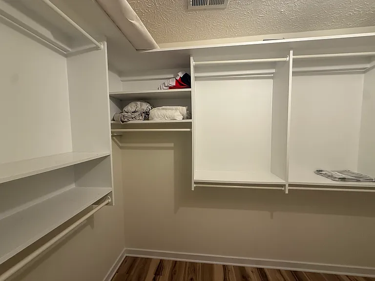 561 Davis Rd — Photo 10