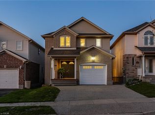 700 Karlsfeld Rd, Waterloo, ON N2T2W4