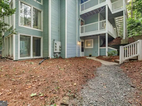 1632 Roanoke Pl SE, Marietta, GA 30067