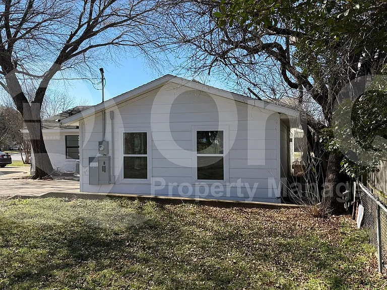 4320 Live Oak Dr — Photo 4