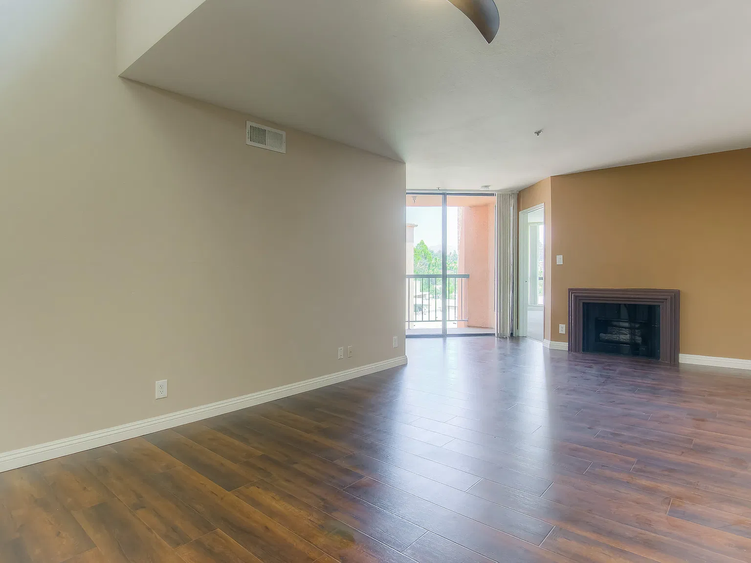 La Vista Terrace — Photo 4