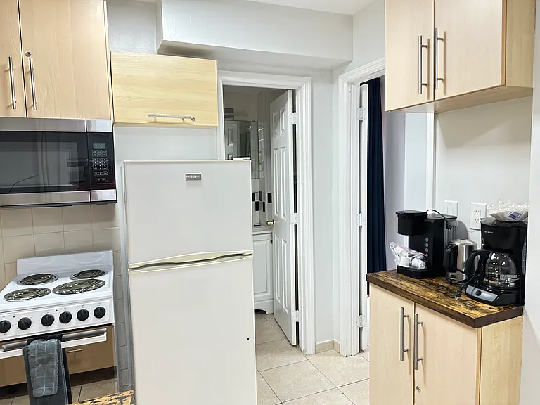 300 Georgia St #4B — Photo 8