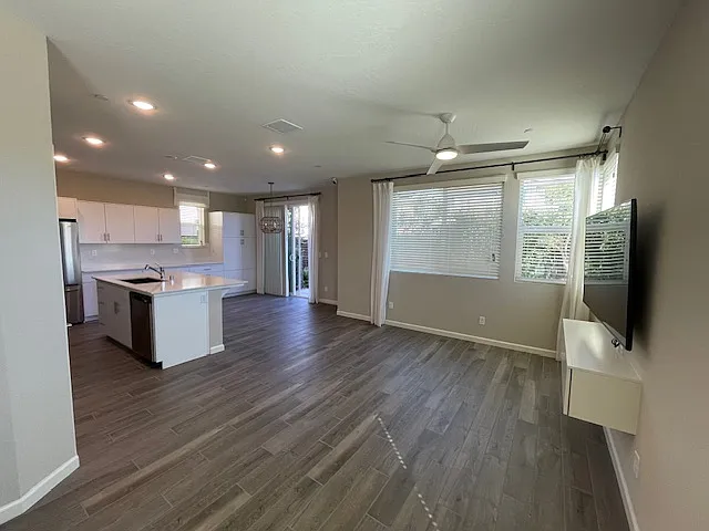 2003 N Perry Ln — Photo 6