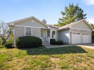 2125 SW 1st Ter, Lees Summit, MO 64081