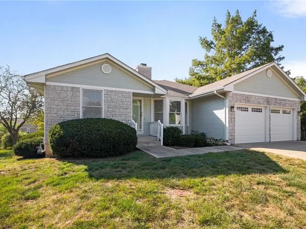 2125 SW 1st Ter, Lees Summit, MO 64081