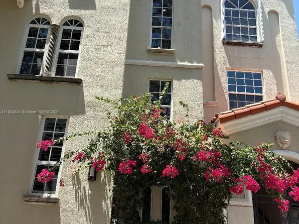 111 Edgewater Dr APT 3B, Coral Gables, FL 33133