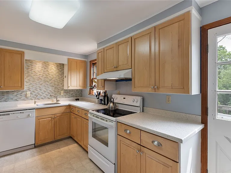 1313 E State St #2 — Photo 9