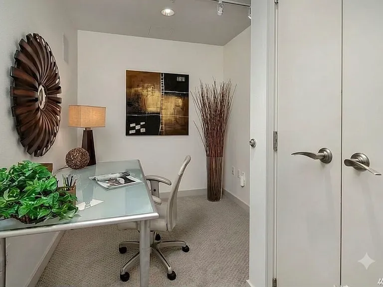 10650 NE 9th Pl #821 — Photo 4