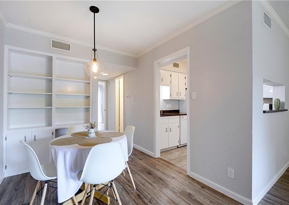 1st image of 2425 Ashdale Dr APT 25