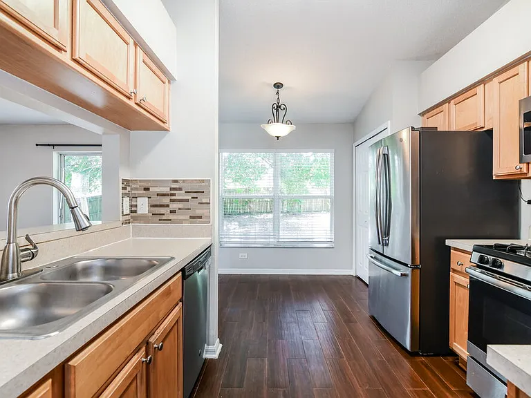 12131 Goldenstar Ln — Photo 6