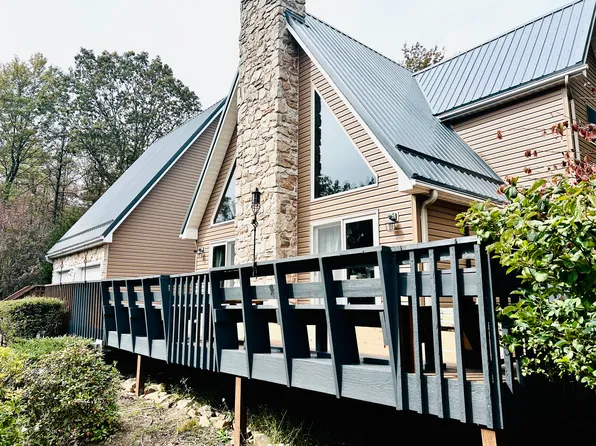 66 Crooked Stick Ln, Hazle Township, PA 18202