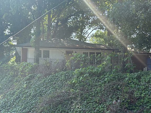 3rd image of 1830 Cindy Dr