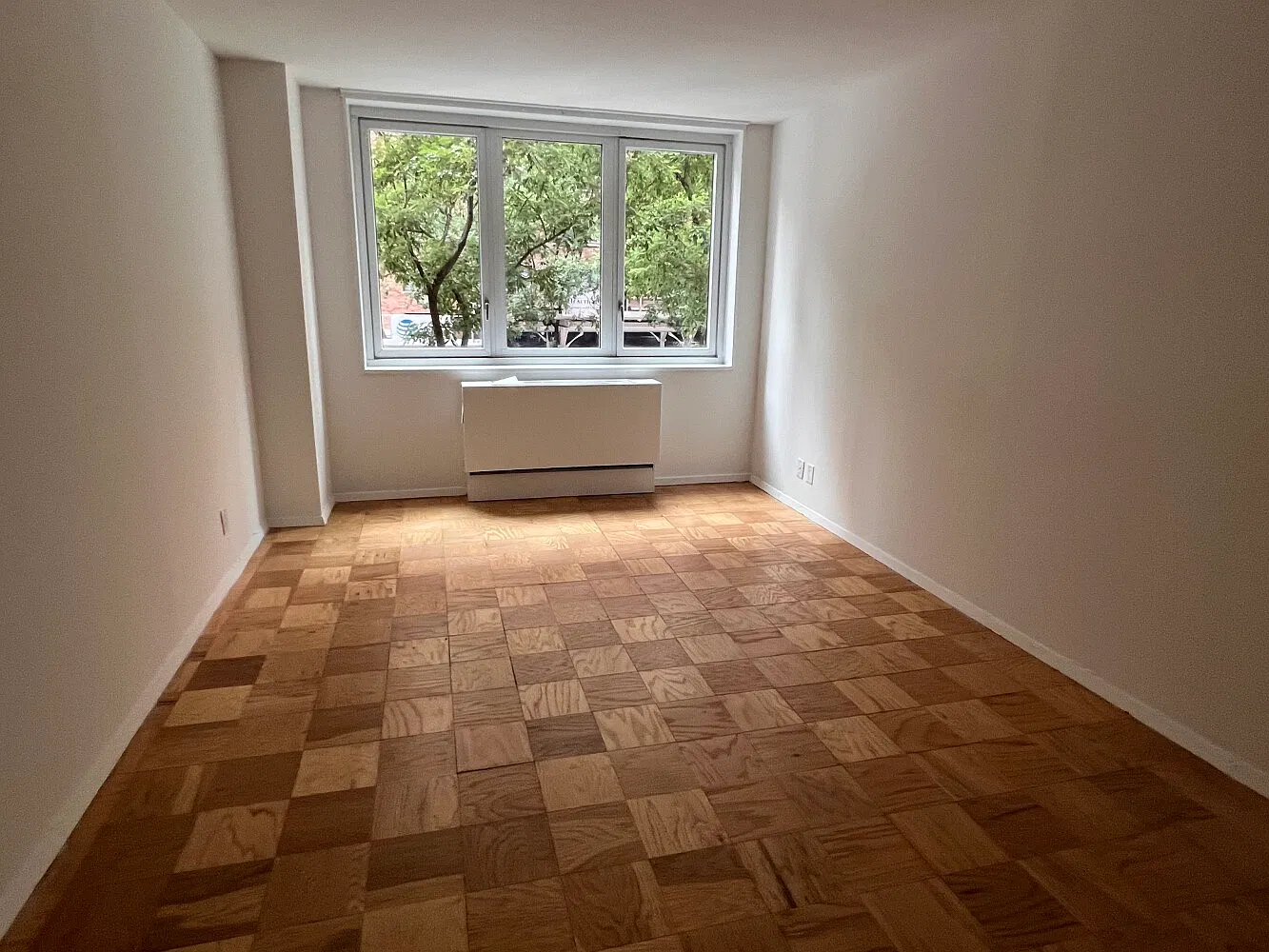 115 East 34th Street — Photo 4