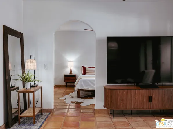 413 E Via Escuela Unit 611, Palm Springs, CA 92262