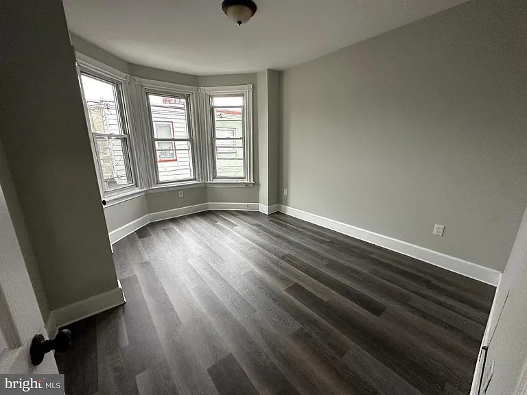 5729 Pine St #2 — Photo 7