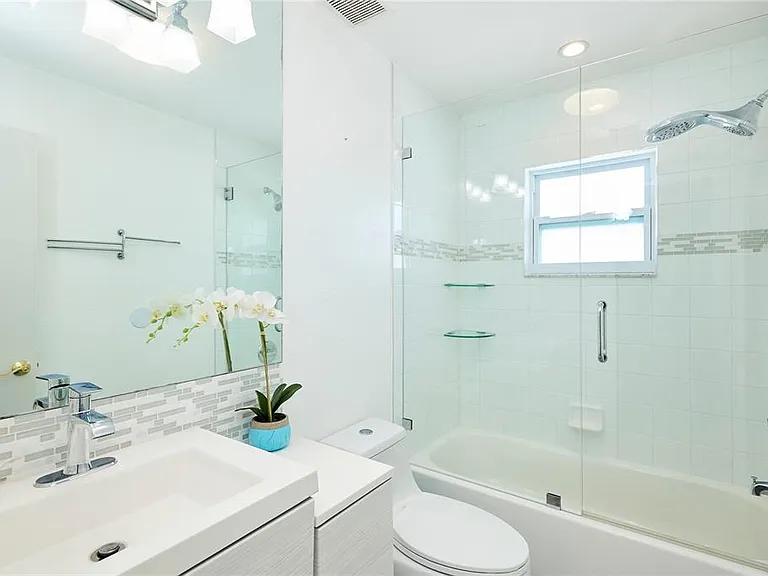 6804 N Hubert Ave — Photo 25
