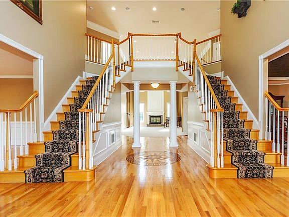 4th image of 5 Lenihan Ln