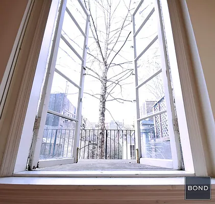 Rented by Bond New York | media 47