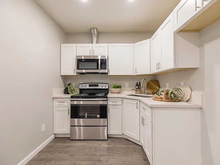 1214 Sterling Ave #B — Photo 6