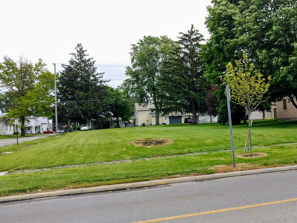 1st image of 700 S Sandusky 700 1/2 Ave