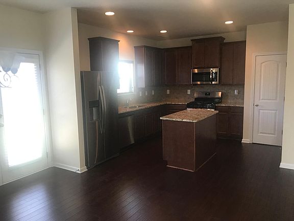 5th image of 5915 Seabright Ln