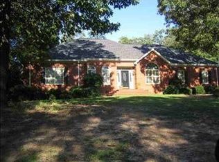 102 Oakmont Dr, Anderson, SC 29621