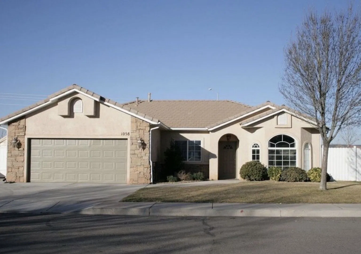 Charming 3 Bed, 2 Bath Home in Washington, UT — Photo 1
