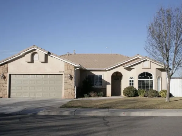 1058 S Red River Rd, Washington, UT 84780