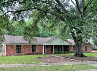 5055 Riverwood Cir, Jackson, MS 39211