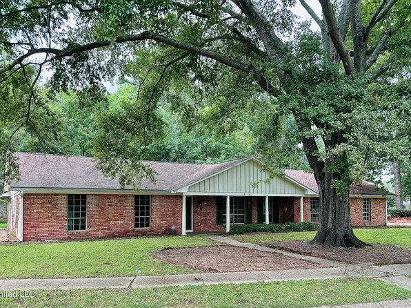 5055 Riverwood Cir, Jackson, MS 39211